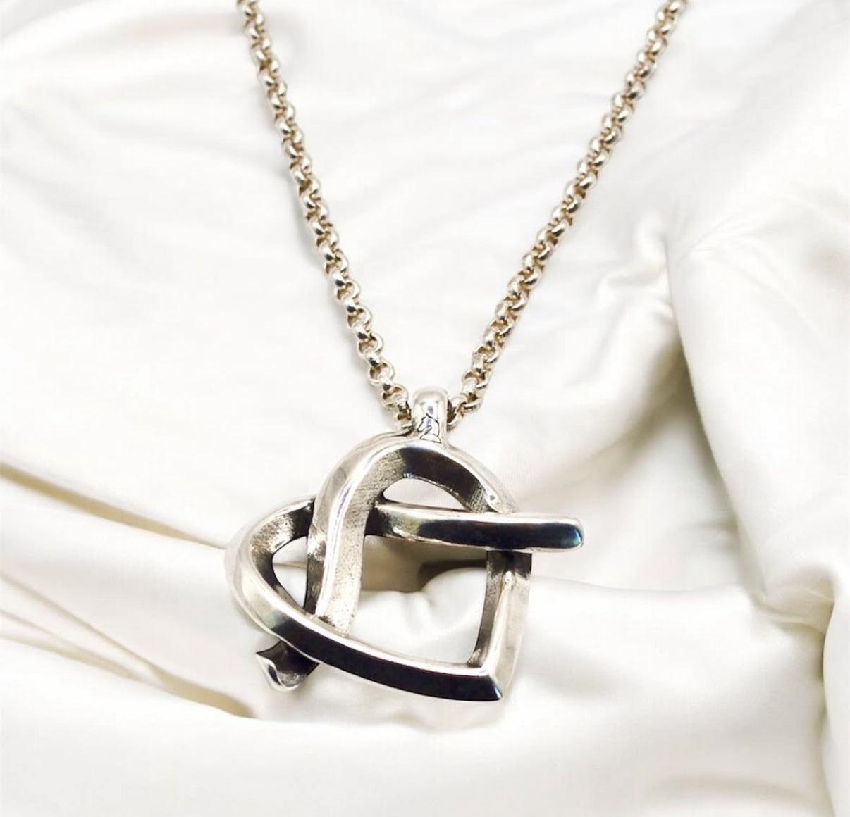 Twisted Heart 4 Pieces Set