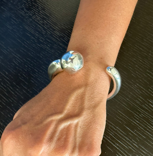 Single Ball Bracelet