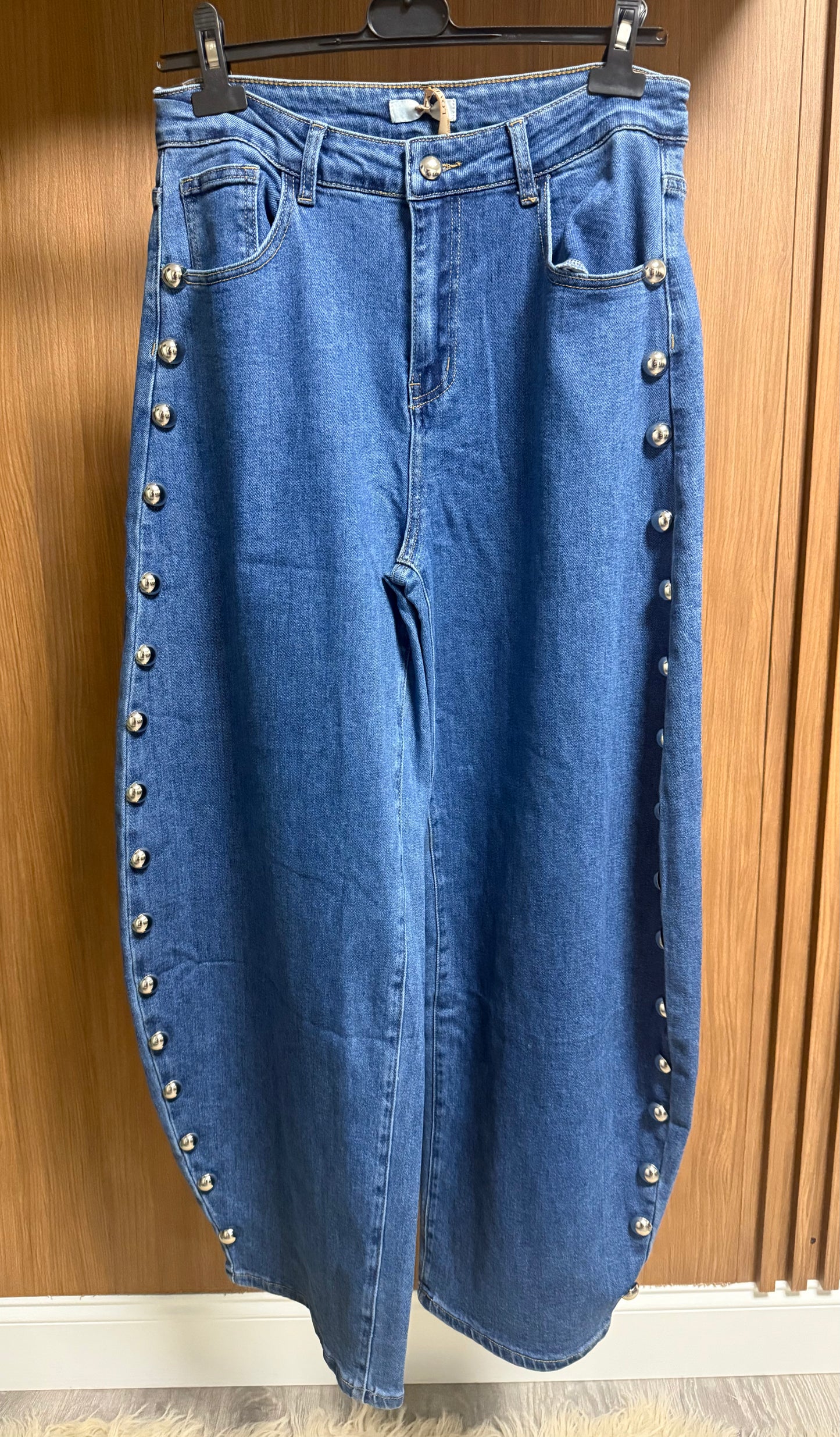 Italian Studs Jean
