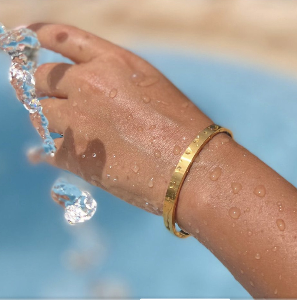 Minimal Matte Bangle